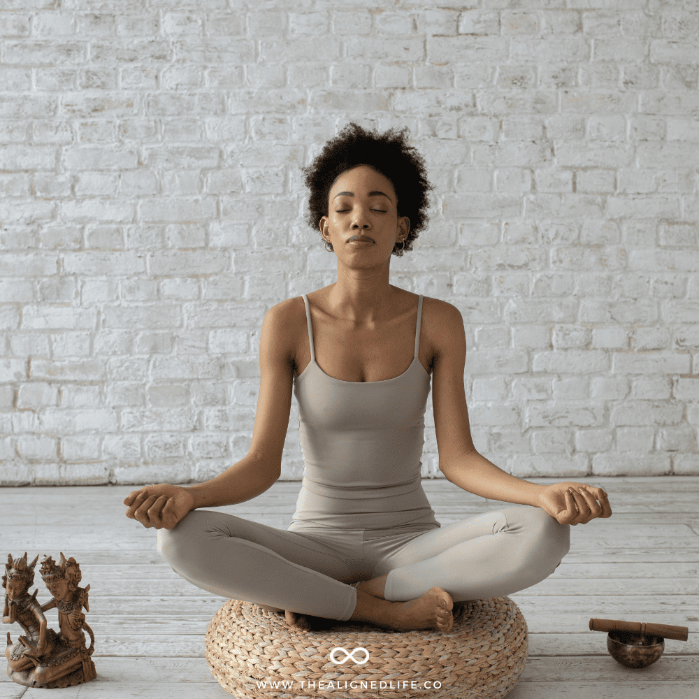 How To Practice Mindfulness | 5 Simple Mindfulness Exercises | The Aligned Life | Manifestation + Spirituality Blog